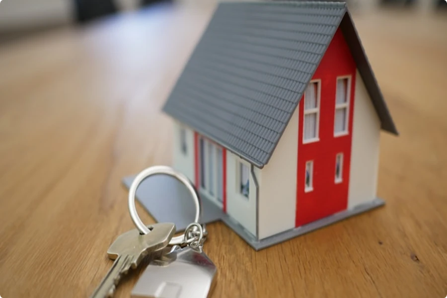 Your First Home: A Step-by-Step Guide to Confident Buying - Sarah Bennett