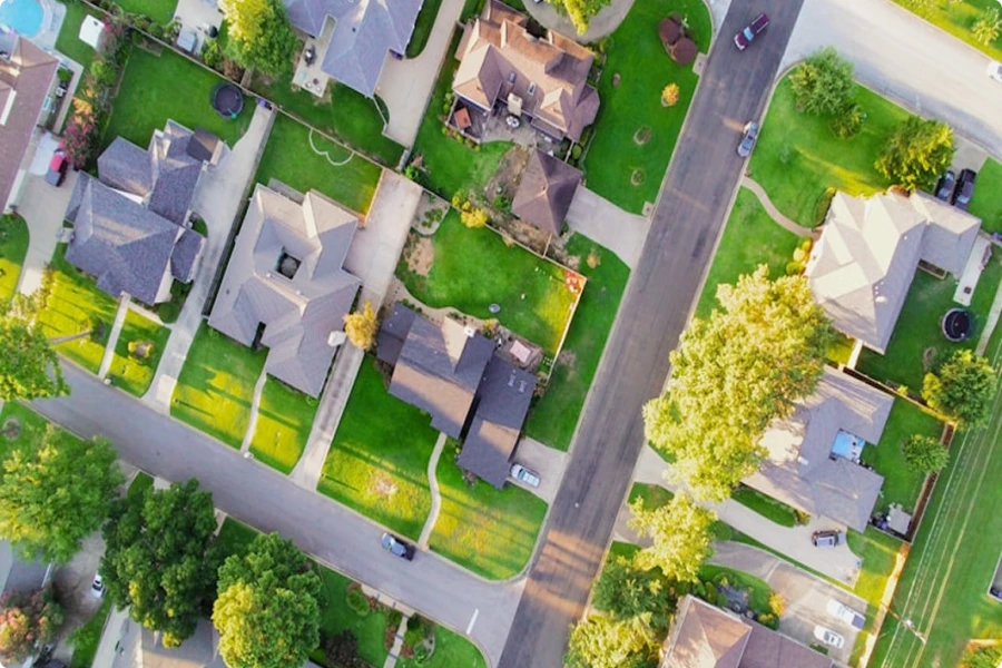 Neighborhood Watch: What to Look for Before You Buy - Daniel Clarke